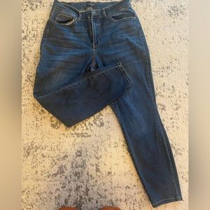 Judy Blue Relaxed Fit (darker wash)